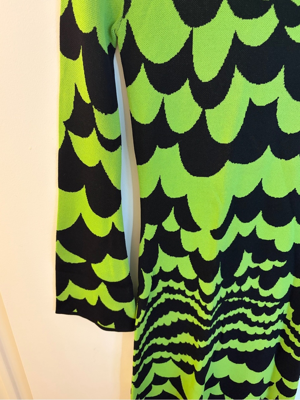 Simon Miller Lime Green & Black Scallop Knit Long-Sleeve Dress - Picture 2 of 5